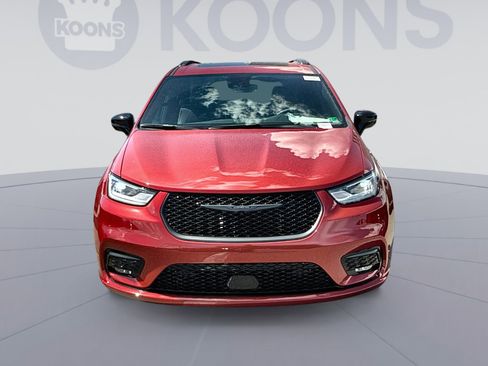 New 2026 Chrysler Pacifica Limited w/ S Appearance Package image 11