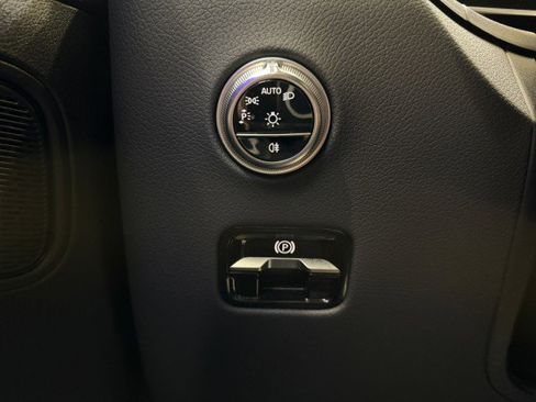 Certified 2025 Mercedes-Benz GLC 300 image 20