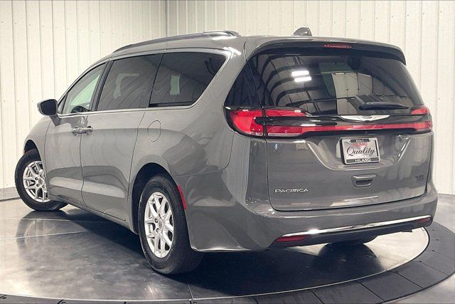 Used 2022 Chrysler Pacifica Touring-L FWD image 12