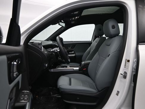 Used 2025 Mercedes-Benz GLB 35 AMG 4MATIC image 24
