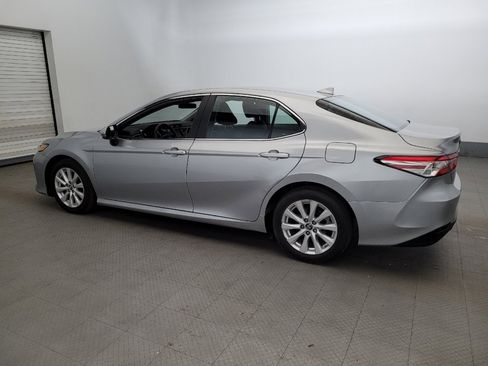 Used 2019 Toyota Camry LE FWD image 3