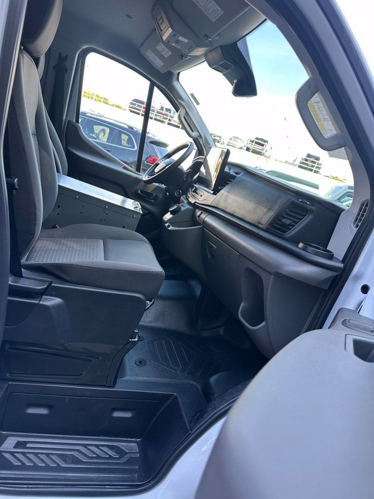 Used 2024 Ford E-Transit Low Roof RWD image 27