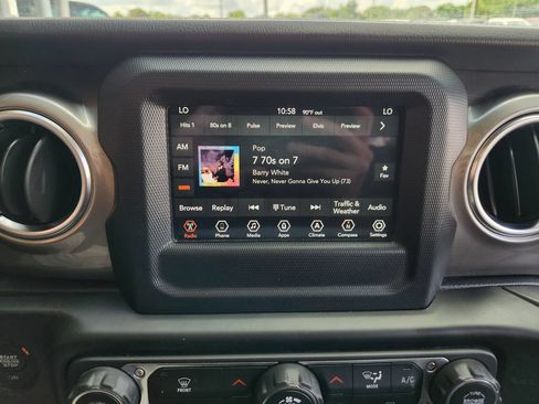 Used 2020 Jeep Wrangler Unlimited Sahara AWD/4WD image 18