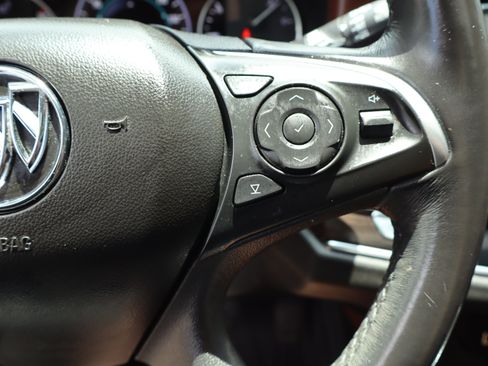 Used 2018 Buick Enclave Avenir w/ Avenir Technology Package FWD image 29