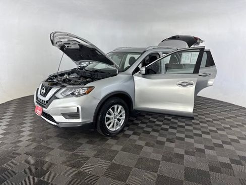 Used 2017 Nissan Rogue SV AWD/4WD image 10