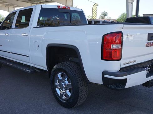 Used 2015 GMC Sierra 2500 Denali w/ Duramax Plus Package AWD/4WD image 5