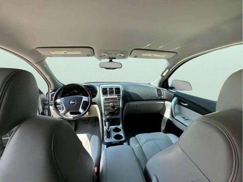 Used 2008 GMC Acadia SLT w/ Convenience Package image 11