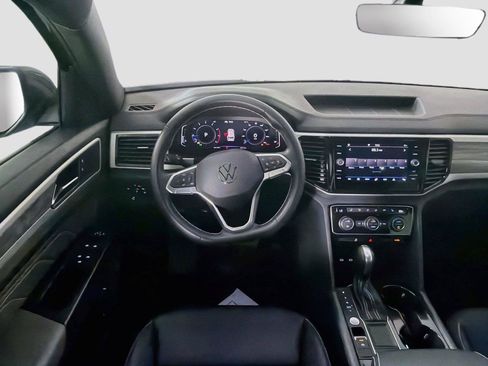 Certified 2023 Volkswagen Atlas Cross Sport SE w/ Panoramic Sunroof Package FWD image 22