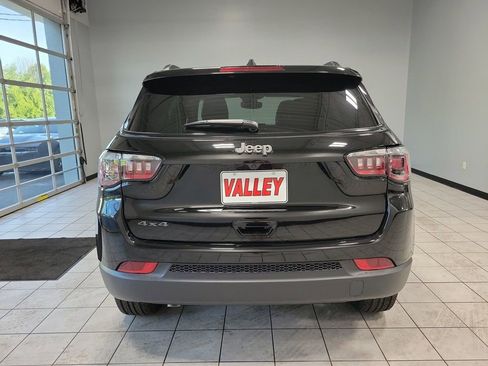 New 2025 Jeep Compass Latitude w/ Sun & Sound Group image 5