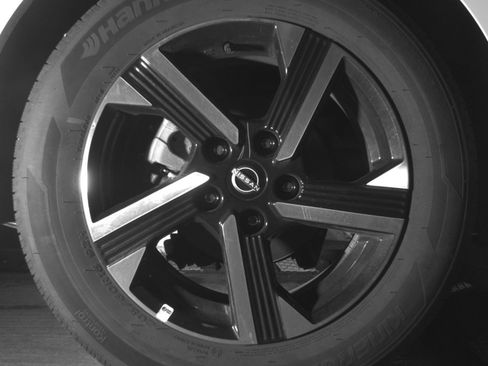 Used 2025 Nissan Sentra SV FWD image 18