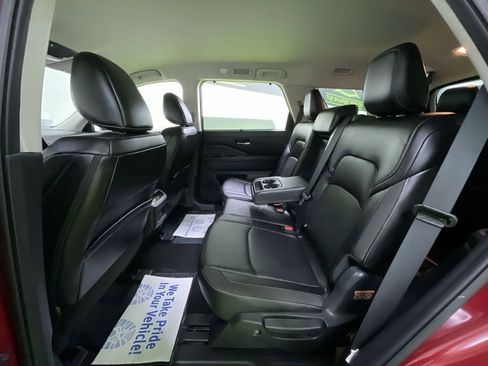 Used 2024 Nissan Pathfinder SL image 27