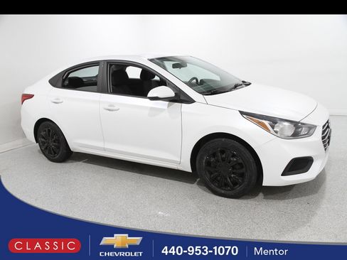 Used 2021 Hyundai Accent SE image 1