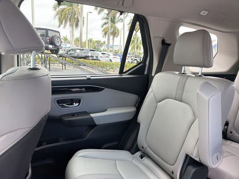Used 2023 Honda Pilot EX-L image 13