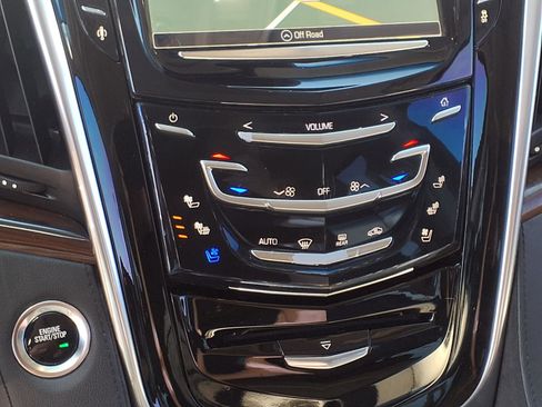 Used 2020 Cadillac Escalade Luxury image 7