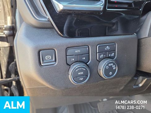 Used 2025 Chevrolet Silverado 1500 LT image 29