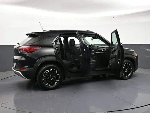 Used 2023 Chevrolet TrailBlazer LT FWD image 32
