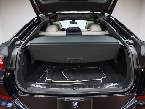 Certified 2023 BMW X6 xDrive40i w/ M Sport Package image 28