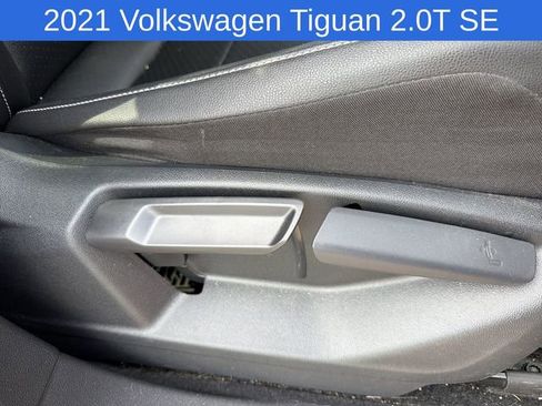 Used 2021 Volkswagen Tiguan SE w/ Panoramic Sunroof Package AWD/4WD image 16