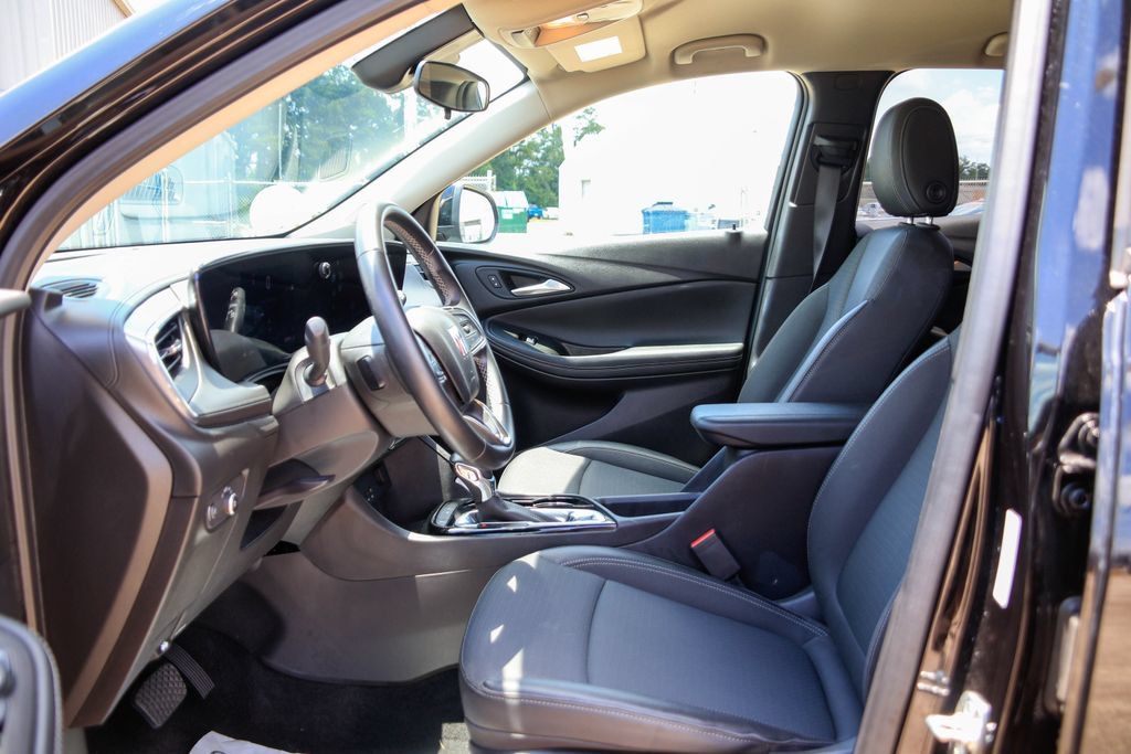Used 2025 Buick Encore GX Preferred FWD image 7
