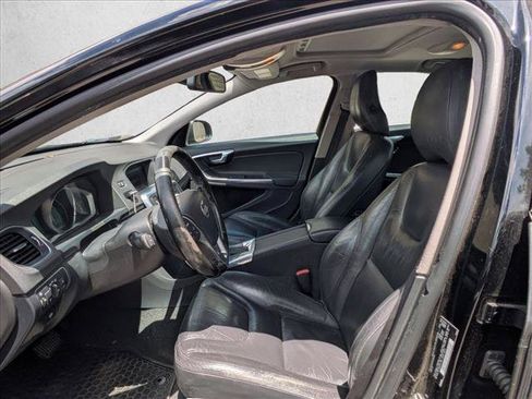 Used 2014 Volvo S60 T5 FWD image 11