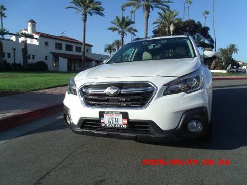 Used 2018 Subaru Outback 2.5i Limited image 36