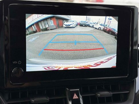 Used 2025 Toyota Corolla LE FWD image 15