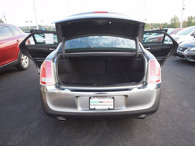 Used 2011 Chrysler 300 Limited RWD image 5