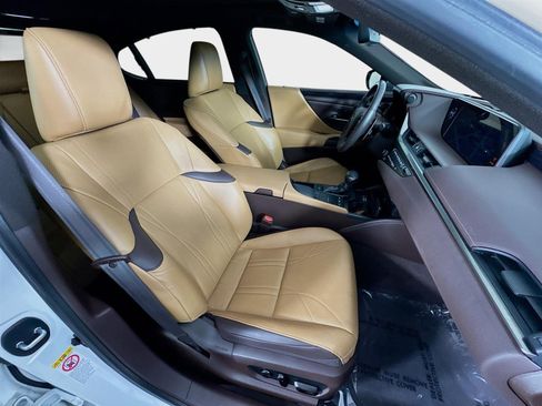 Used 2019 Lexus ES 350 Ultra Luxury image 31