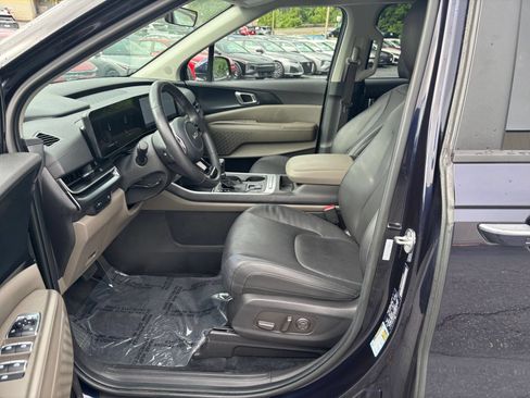 Used 2026 Kia Carnival FWD image 24