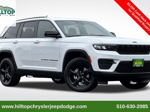 New 2025 Jeep Grand Cherokee Laredo image 1