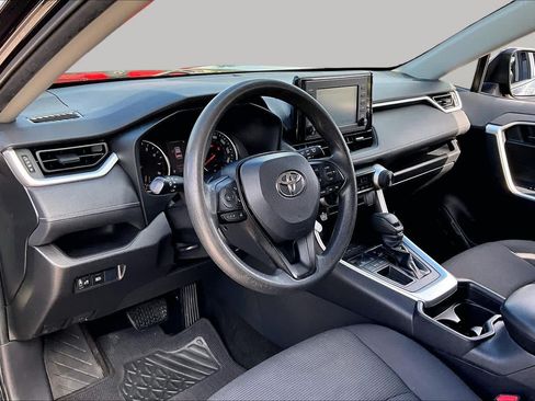 Used 2019 Toyota RAV4 LE w/ Carpet Mat Package FWD image 18
