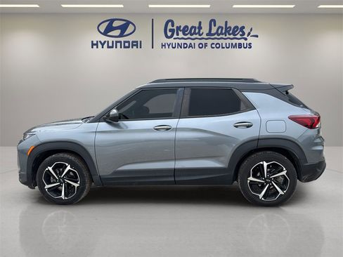 Used 2021 Chevrolet TrailBlazer RS w/ Sun and Liftgate Package image 2