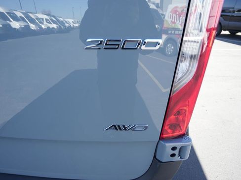 Used 2025 Mercedes-Benz Sprinter 2500 image 23