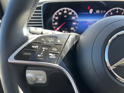 Used 2025 Mercedes-Benz GLE 350 4MATIC image 19