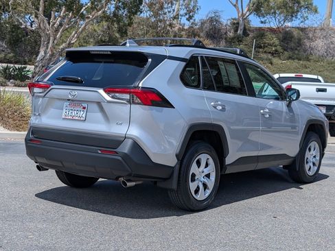 Used 2021 Toyota RAV4 LE FWD image 13