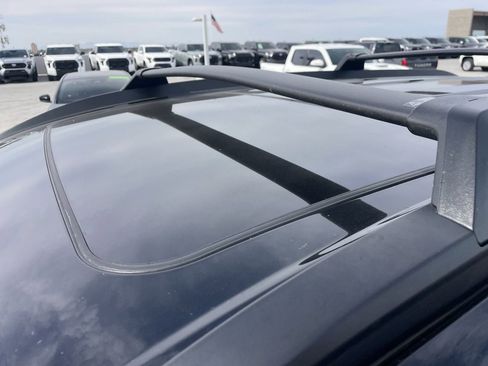 Used 2024 Toyota Corolla Cross XLE image 4