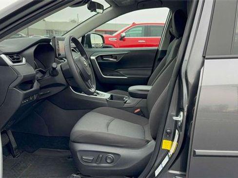 Used 2021 Toyota RAV4 XLE image 15