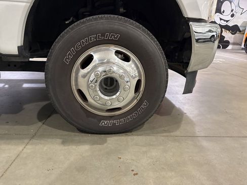 Used 2019 Ford F350 Lariat w/ Lariat Ultimate Package image 8