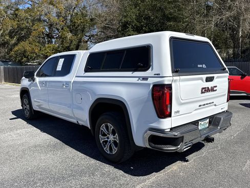 Used 2023 GMC Sierra 1500 SLT w/ X31 Off-Road Package AWD/4WD image 3