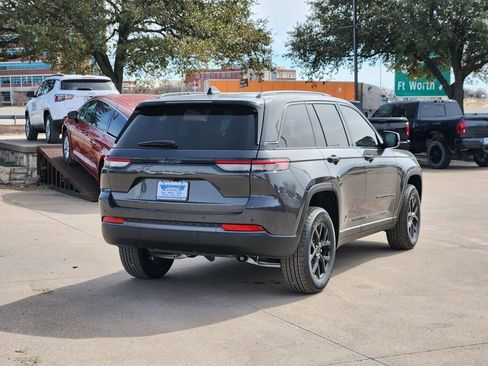 New 2026 Jeep Grand Cherokee Altitude image 4