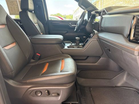 Used 2024 GMC Sierra 1500 AT4 w/ Technology Package AWD/4WD image 20