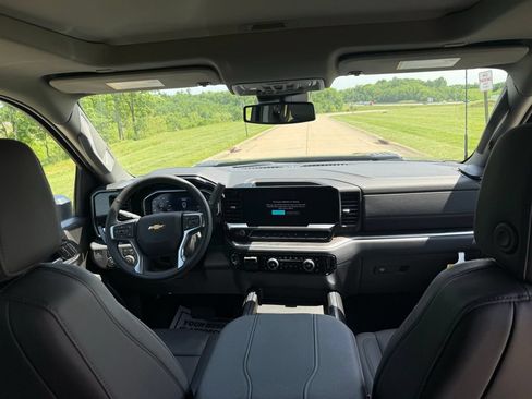 New 2026 Chevrolet Silverado 2500 LTZ w/ LTZ Convenience Package AWD/4WD image 21