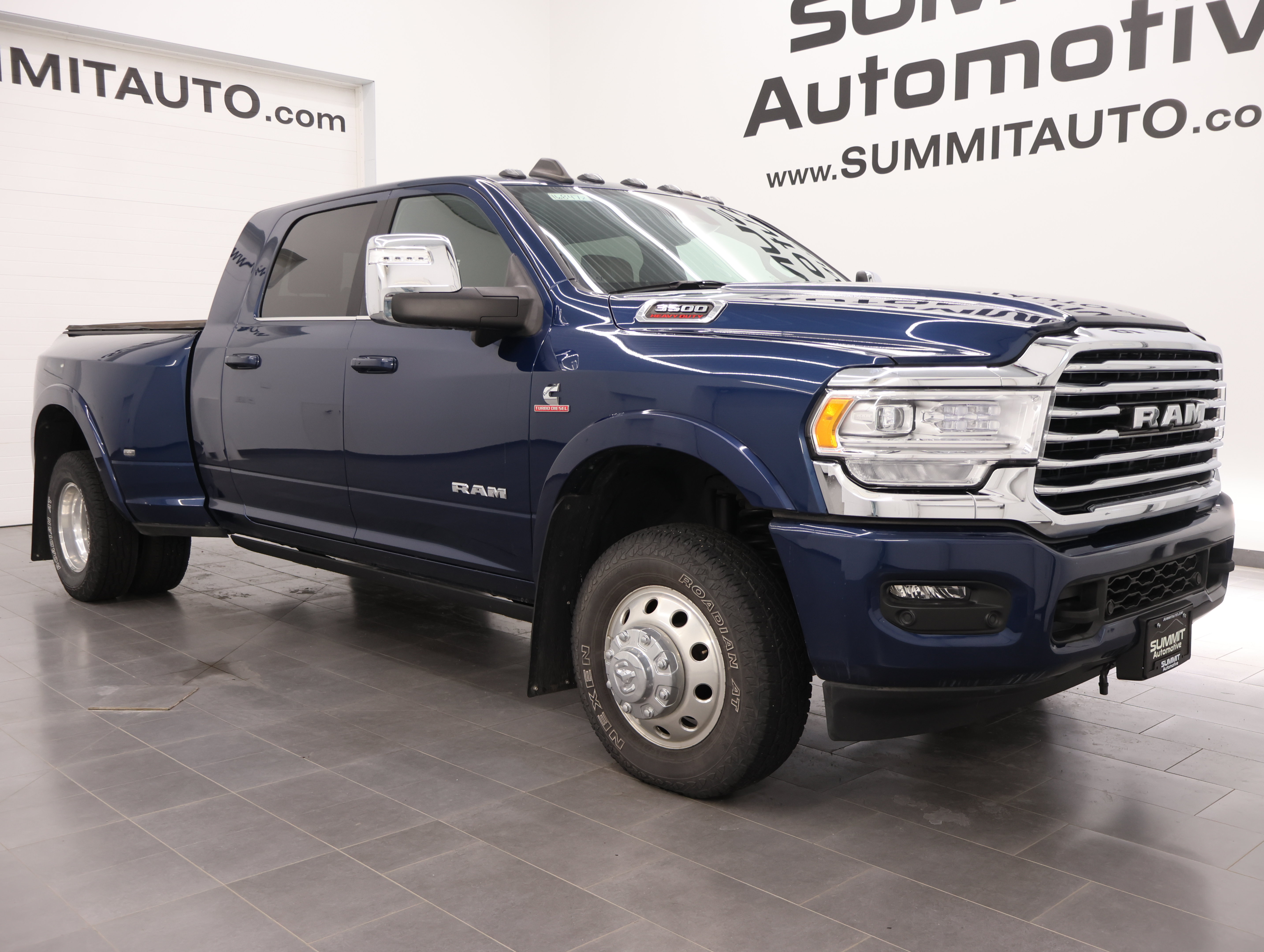 Used 2023 RAM 3500 Limited AWD/4WD image 2