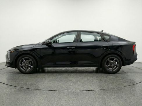 Used 2025 Kia K4 LXS image 5
