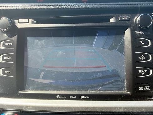 Used 2019 Toyota Highlander SE AWD/4WD image 11