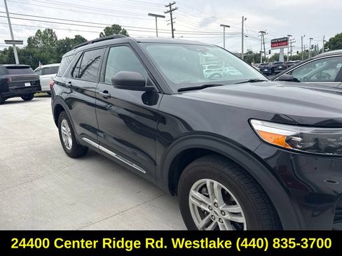Used 2022 Ford Explorer XLT AWD/4WD image 7