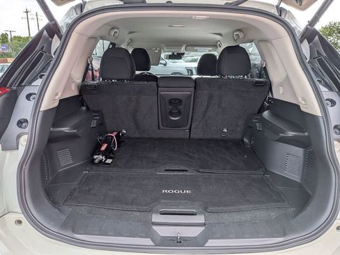 Used 2019 Nissan Rogue SV FWD image 20