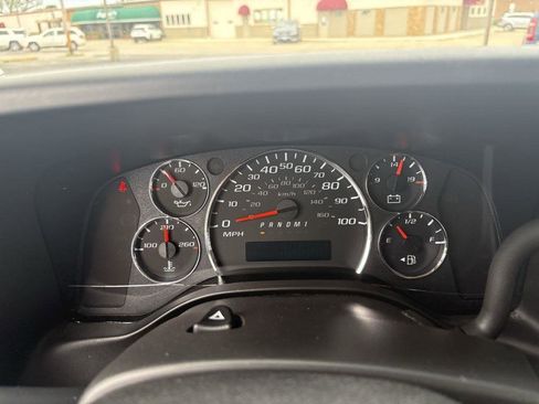 Used 2023 Chevrolet Express 2500 w/ Driver Convenience Package image 7