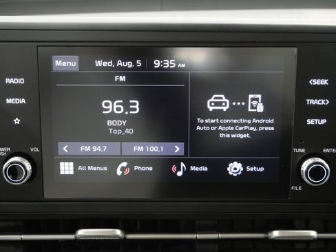 Used 2024 Kia Carnival LX FWD image 17