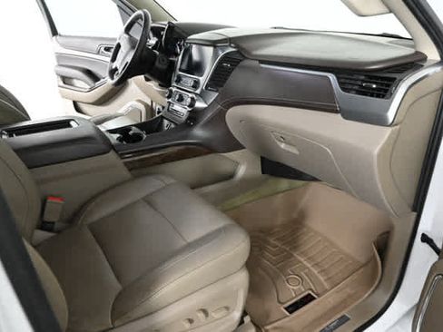 Used 2018 Chevrolet Suburban LT image 11